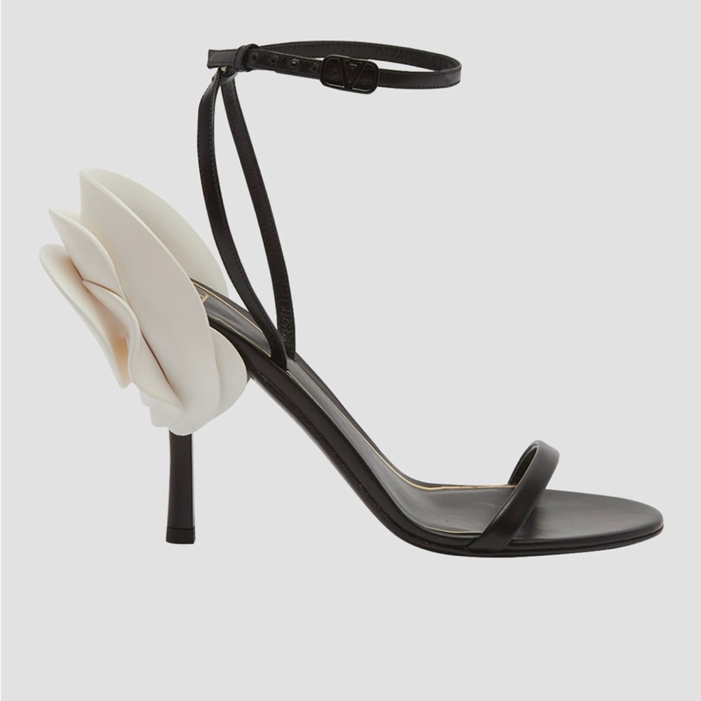 FREE SHIP- Ankle strap sandals 36sz